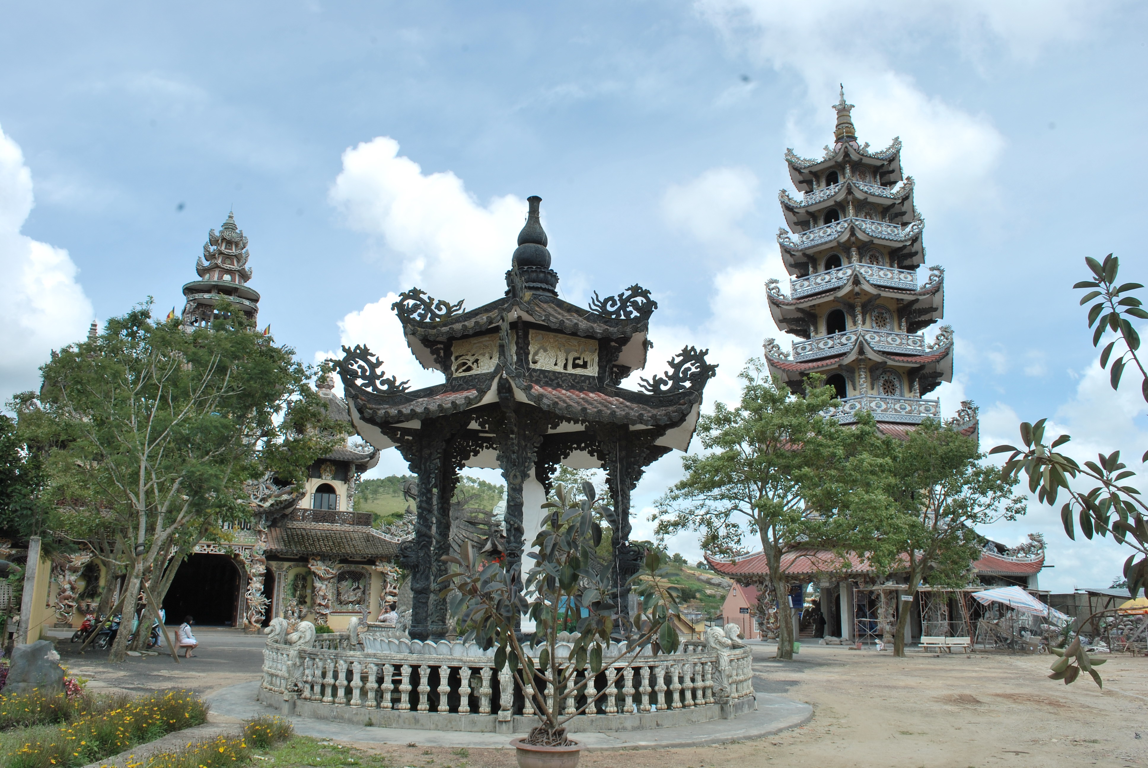 chùa Linh Phước